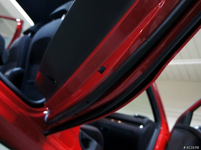 [分享]GTI6質感又提升一步了...原廠車門隔音條...