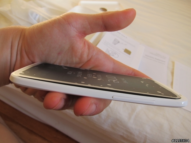 [澳洲] HTC One X 開箱 （疑似淺黃斑又出現）