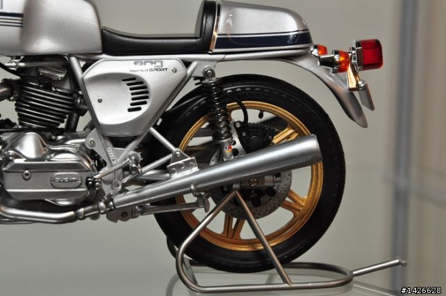 機車聰聰聰 --- 1/12  DUCATI 900SS 製作分享