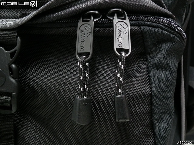 [開箱] 帶大腳架旅遊Lowepro CompuRover AW 羅普 電腦羅孚客 相機後背包