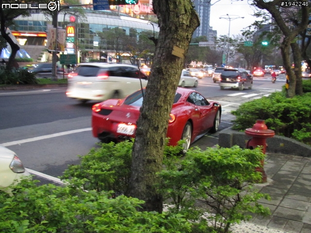 458 Italia與SLS AMG Coupe