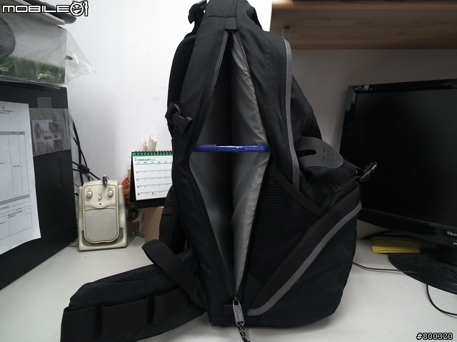 [開箱] 帶大腳架旅遊Lowepro CompuRover AW 羅普 電腦羅孚客 相機後背包