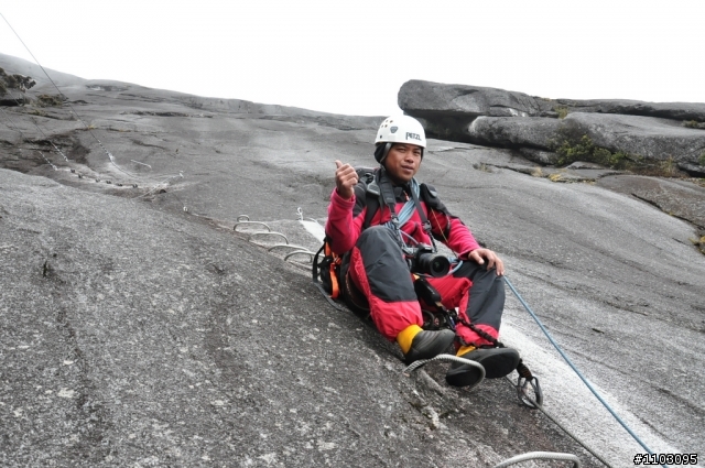 [神山-沙巴] 神山加碼極限攀岩Via Ferrata-Low's Peak Circuit 差點回不來了20120228
