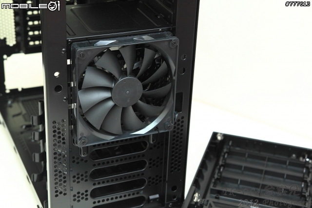 Corsair入門Gaming Case 300R簡單輕鬆看