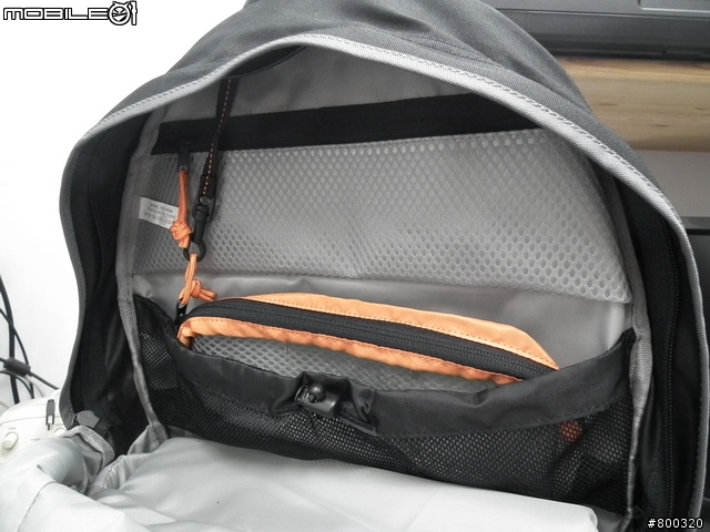 [開箱] 帶大腳架旅遊Lowepro CompuRover AW 羅普 電腦羅孚客 相機後背包