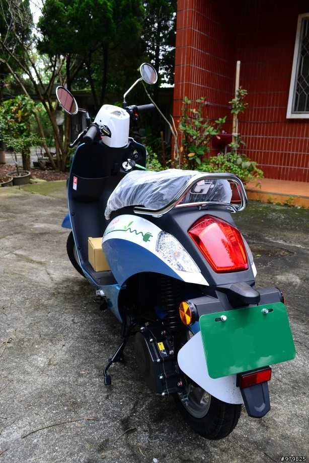 [開箱] 中華汽車 e-moving plus。