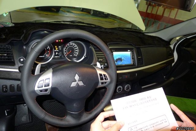Lancer i/o 鯊魚頭超不專業搶頭香開箱文