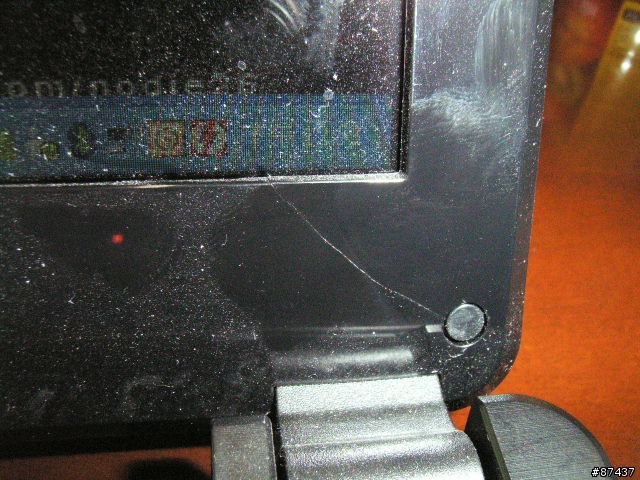 我的ASUS X43S B件LCD框居然會自動裂開 不知是否其它人也有此經驗