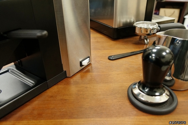 「開箱」RANCILIO SILVIA咖啡機及RANCILIO ROCKY磨豆機