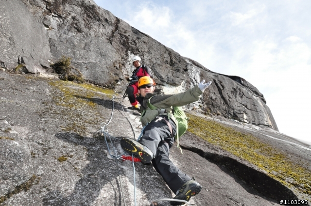 [神山-沙巴] 神山加碼極限攀岩Via Ferrata-Low's Peak Circuit 差點回不來了20120228