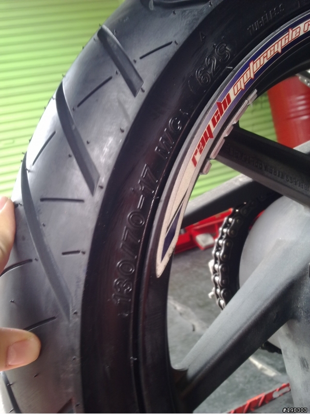 IRC MB99 100/80-17 F  RX-01130/70-17 R in 酷龍