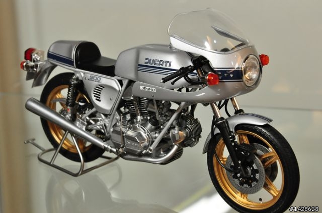 機車聰聰聰 --- 1/12  DUCATI 900SS 製作分享