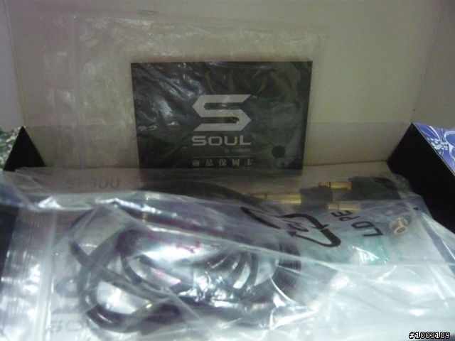 (開箱) SOUL sl300 & SONY S764 (開箱)