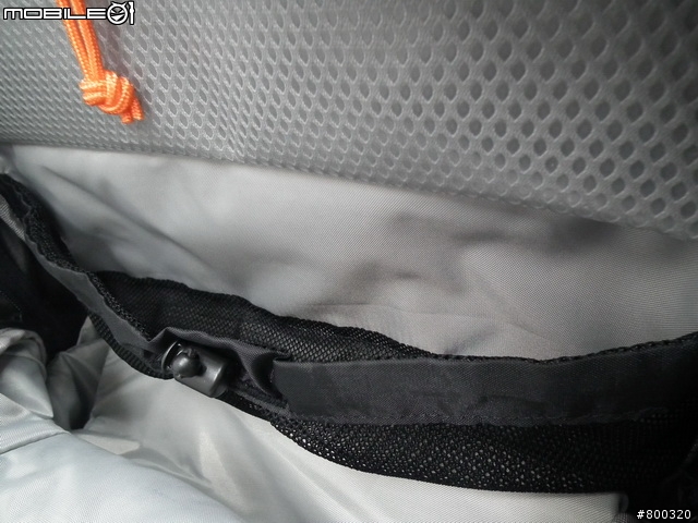 [開箱] 帶大腳架旅遊Lowepro CompuRover AW 羅普 電腦羅孚客 相機後背包