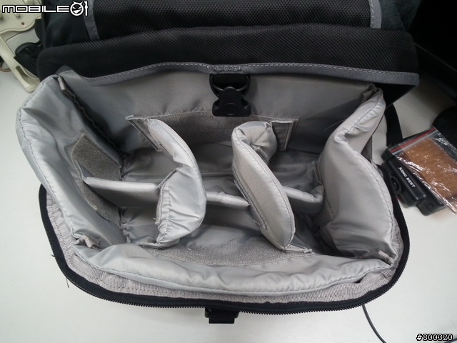[開箱] 帶大腳架旅遊Lowepro CompuRover AW 羅普 電腦羅孚客 相機後背包