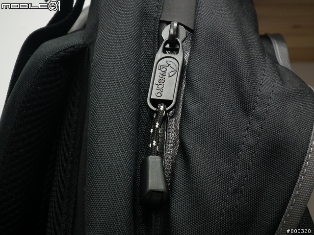 [開箱] 帶大腳架旅遊Lowepro CompuRover AW 羅普 電腦羅孚客 相機後背包
