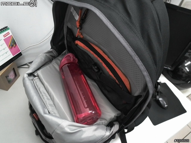 [開箱] 帶大腳架旅遊Lowepro CompuRover AW 羅普 電腦羅孚客 相機後背包