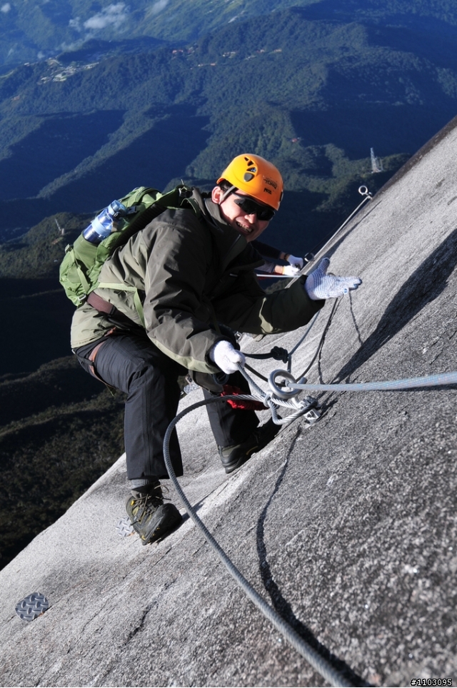 [神山-沙巴] 神山加碼極限攀岩Via Ferrata-Low's Peak Circuit 差點回不來了20120228