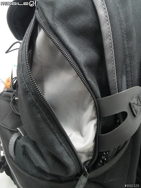 [開箱] 帶大腳架旅遊Lowepro CompuRover AW 羅普 電腦羅孚客 相機後背包
