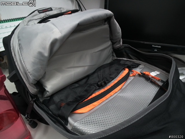 [開箱] 帶大腳架旅遊Lowepro CompuRover AW 羅普 電腦羅孚客 相機後背包