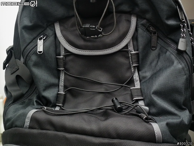 [開箱] 帶大腳架旅遊Lowepro CompuRover AW 羅普 電腦羅孚客 相機後背包