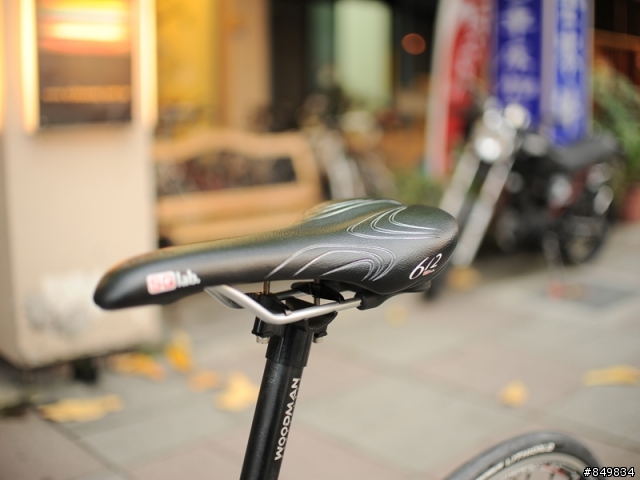 [小改裝小分享 ] 傘兵車MONTAGUE CROSSTOWN, 可摺式700c+跑車彎把+碳纖前叉+內變14速+發電花鼓=?
