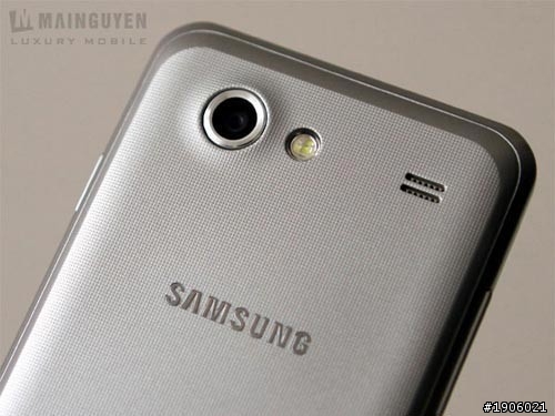 GALAXY S Advance是金屬銀色美背!???