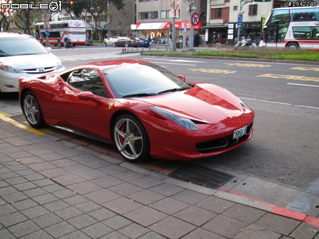 458 Italia與SLS AMG Coupe