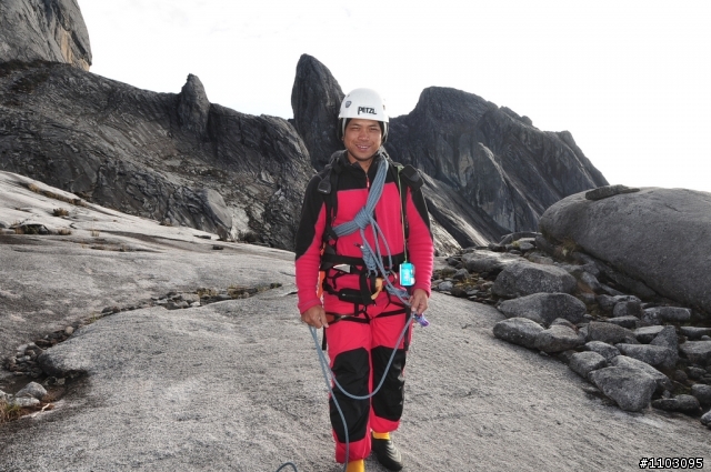 [神山-沙巴] 神山加碼極限攀岩Via Ferrata-Low's Peak Circuit 差點回不來了20120228