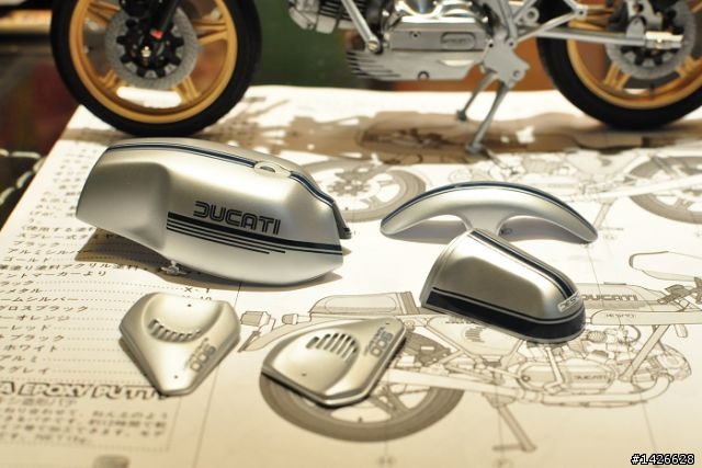 機車聰聰聰 --- 1/12  DUCATI 900SS 製作分享