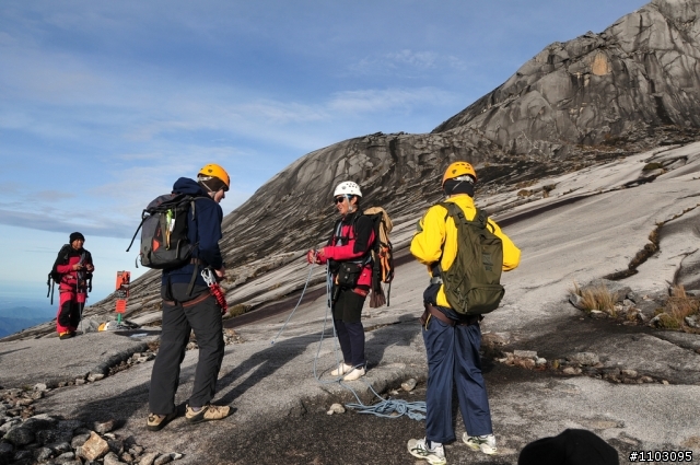 [神山-沙巴] 神山加碼極限攀岩Via Ferrata-Low's Peak Circuit 差點回不來了20120228