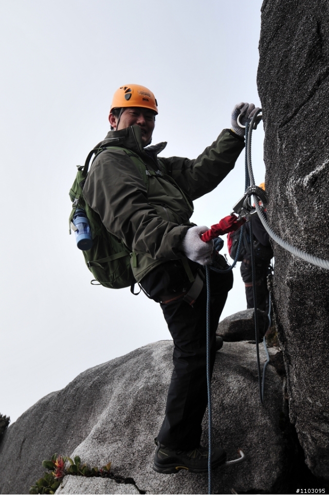 [神山-沙巴] 神山加碼極限攀岩Via Ferrata-Low's Peak Circuit 差點回不來了20120228