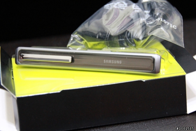 等了這麼多天,samsung tab 7.7贈品藍芽棒與行動電源終於寄來了
