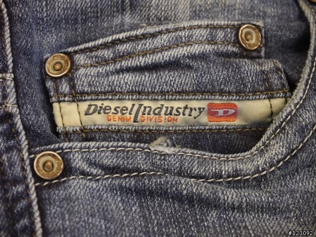 [補實穿]第一次入手就上癮了 DIESEL Thavar 885B Skinny