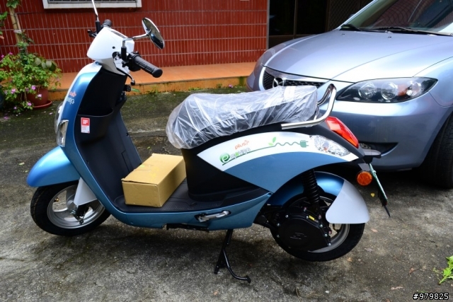[開箱] 中華汽車 e-moving plus。