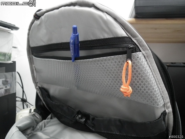 [開箱] 帶大腳架旅遊Lowepro CompuRover AW 羅普 電腦羅孚客 相機後背包