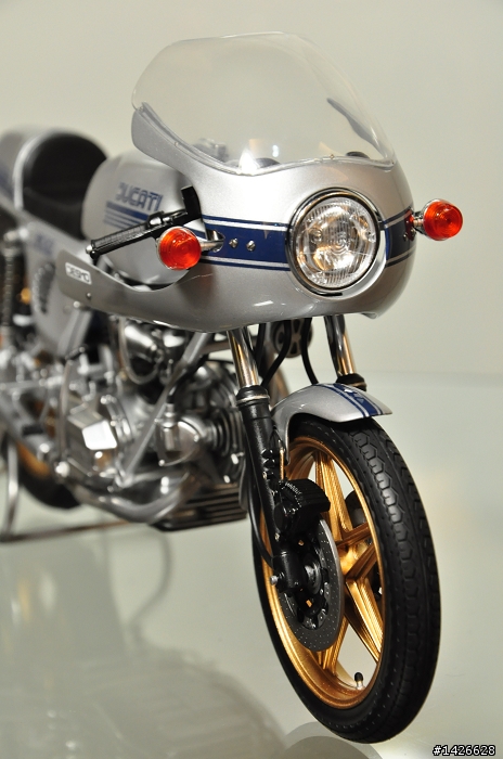 機車聰聰聰 --- 1/12  DUCATI 900SS 製作分享
