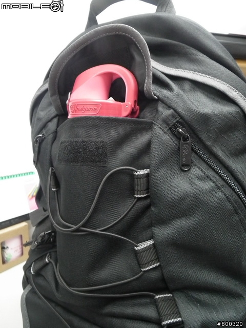 [開箱] 帶大腳架旅遊Lowepro CompuRover AW 羅普 電腦羅孚客 相機後背包