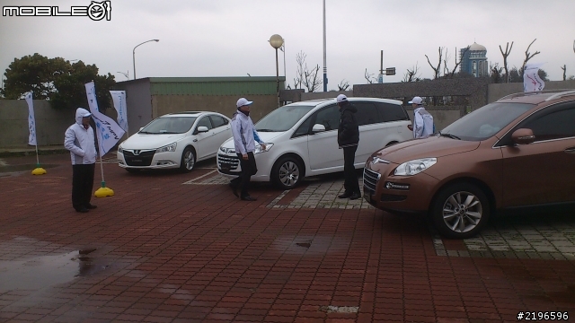 天寒地凍雨好大!!!南寮漁港!驚見LUXGEN S5 Sedan!!!