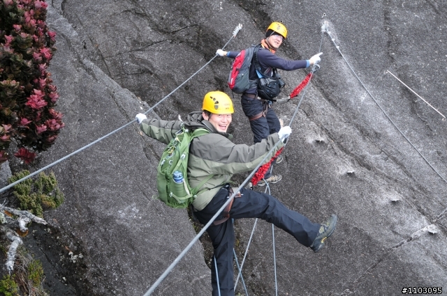 [神山-沙巴] 神山加碼極限攀岩Via Ferrata-Low's Peak Circuit 差點回不來了20120228
