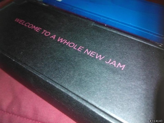 {ESQ. 分享} 令人震撼的小盒子 - JAWBONE JAMBOX
