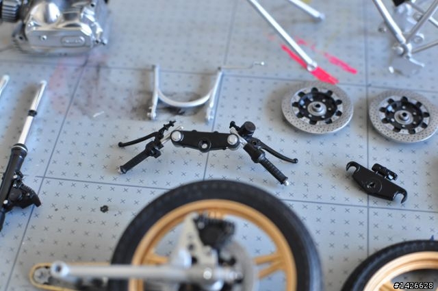 機車聰聰聰 --- 1/12  DUCATI 900SS 製作分享