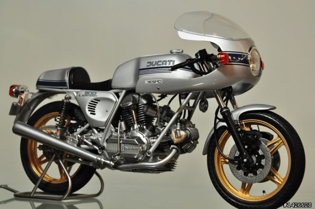 機車聰聰聰 --- 1/12  DUCATI 900SS 製作分享