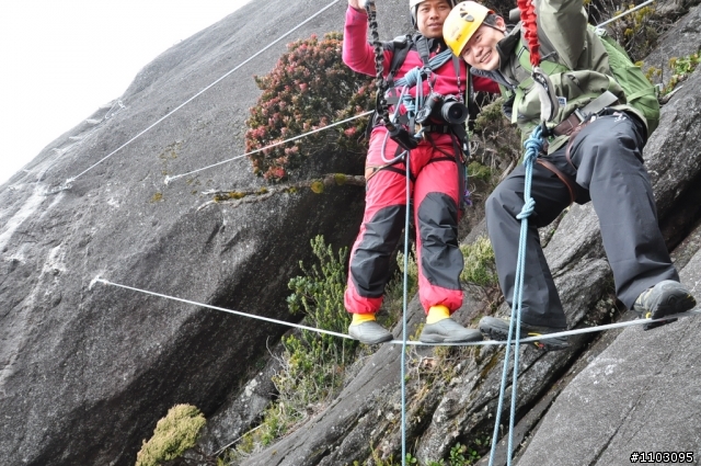 [神山-沙巴] 神山加碼極限攀岩Via Ferrata-Low's Peak Circuit 差點回不來了20120228