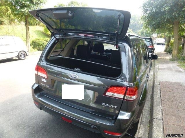 2012年3月30號 Ford Escape 2.3XLT 深灰色 簡易開箱分享
