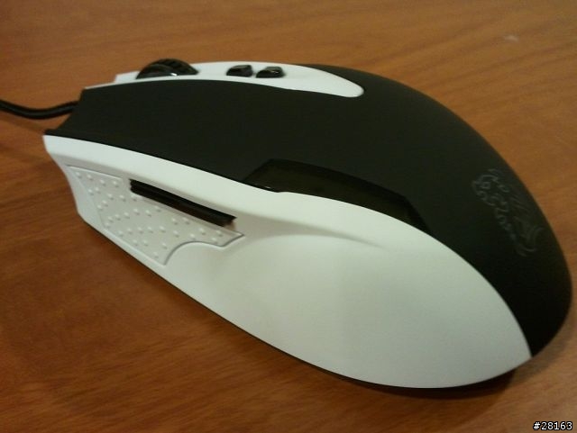 [開箱] Tt eSports 黑者電競滑鼠 白化版 使用心得