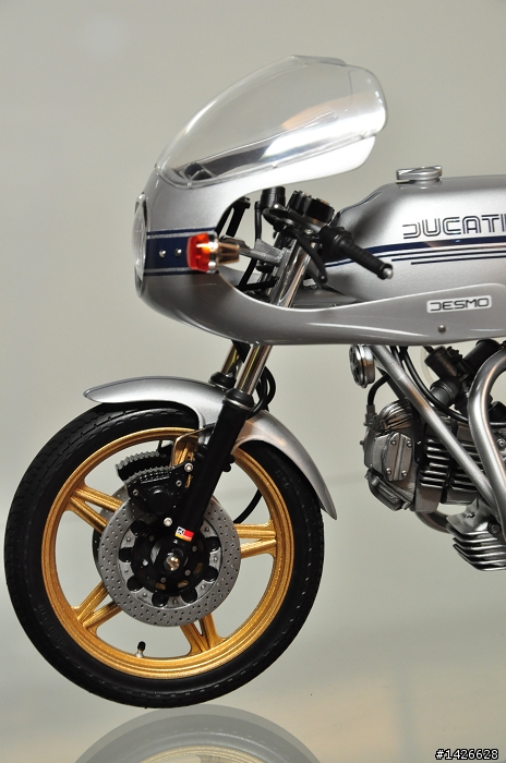 機車聰聰聰 --- 1/12  DUCATI 900SS 製作分享