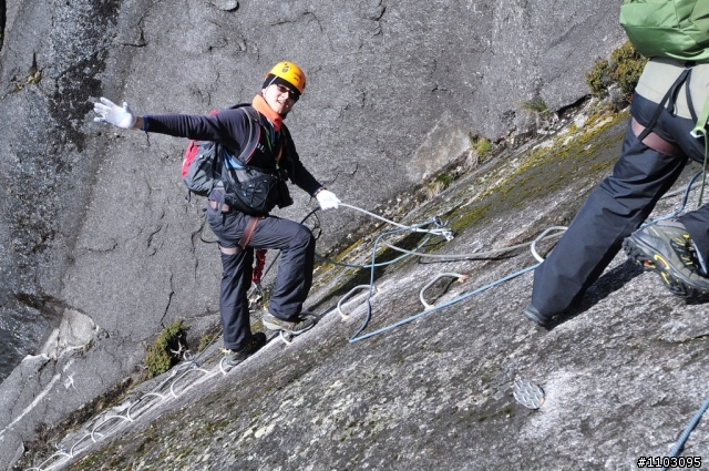 [神山-沙巴] 神山加碼極限攀岩Via Ferrata-Low's Peak Circuit 差點回不來了20120228