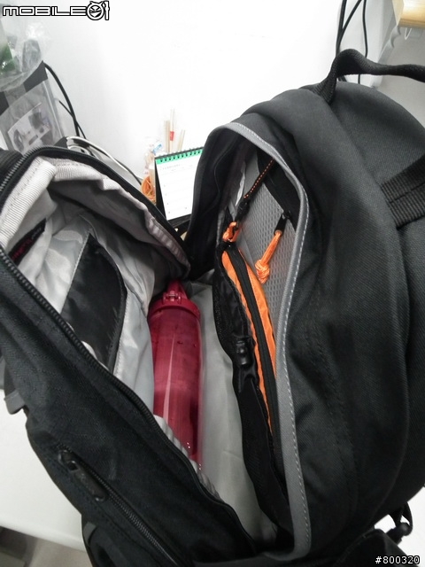 [開箱] 帶大腳架旅遊Lowepro CompuRover AW 羅普 電腦羅孚客 相機後背包