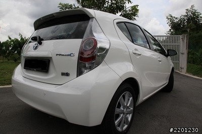 [不專業開箱圖] Prius C